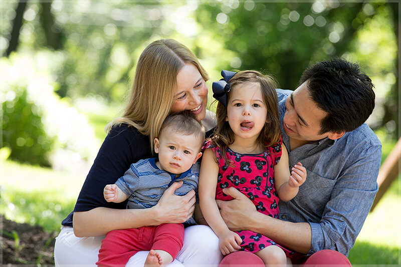 Bright, colorful family photos